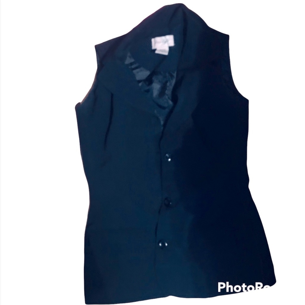 This fits wonderfully in all the right places. It’s dressy but sexy.